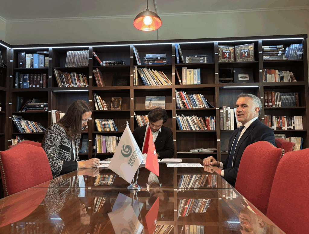 convenio de cooperación con el Centro Cultural Turco Yunus Emre